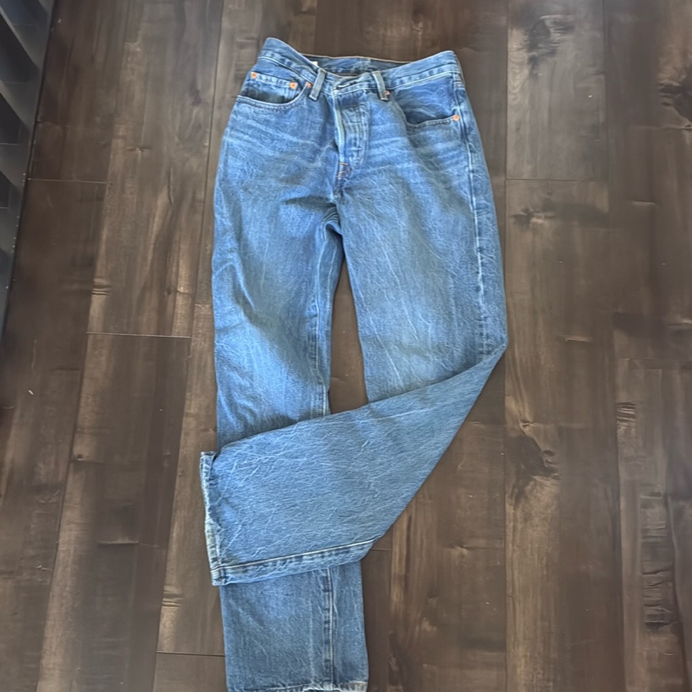 Woman’s Levi 501s